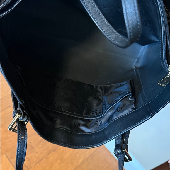 Tory Burch York Buckle Large Tote Black Saffiano Leather Like New - Picture 16 of 17